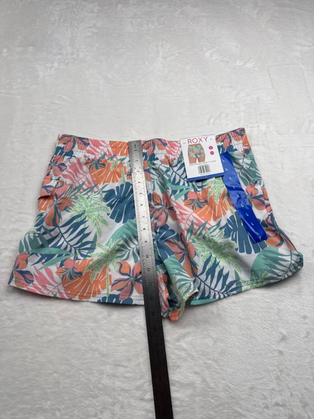 Roxy Womens Tropic Multi Floral Print Shorts UPF 50+ Size L New With Defects - Picture 8 of 9
